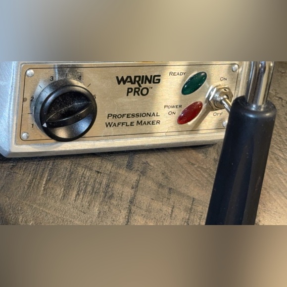 Waring Professional Restaurant WMK300 Belgian Waffle Maker, Brushed Stainless - Picture 5 of 17